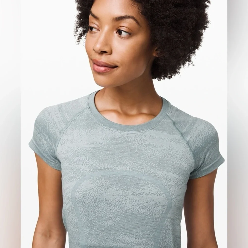 Lululemon Swiftly Speed Short Sleeve size 4 - Picture 4 of 11